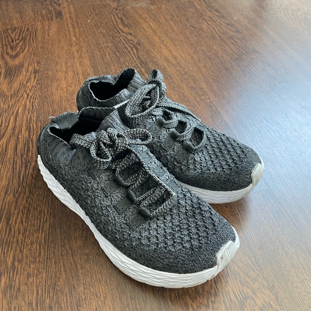 Nobull athletic shoes knit runner women’s 6